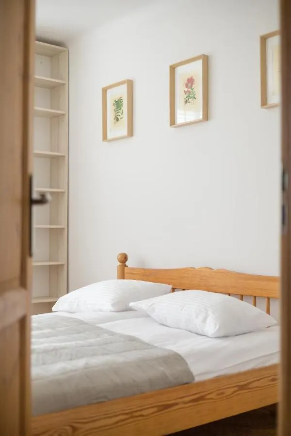 Piekna 2-Bedroom Apartment Varšava 0*,  Polsko