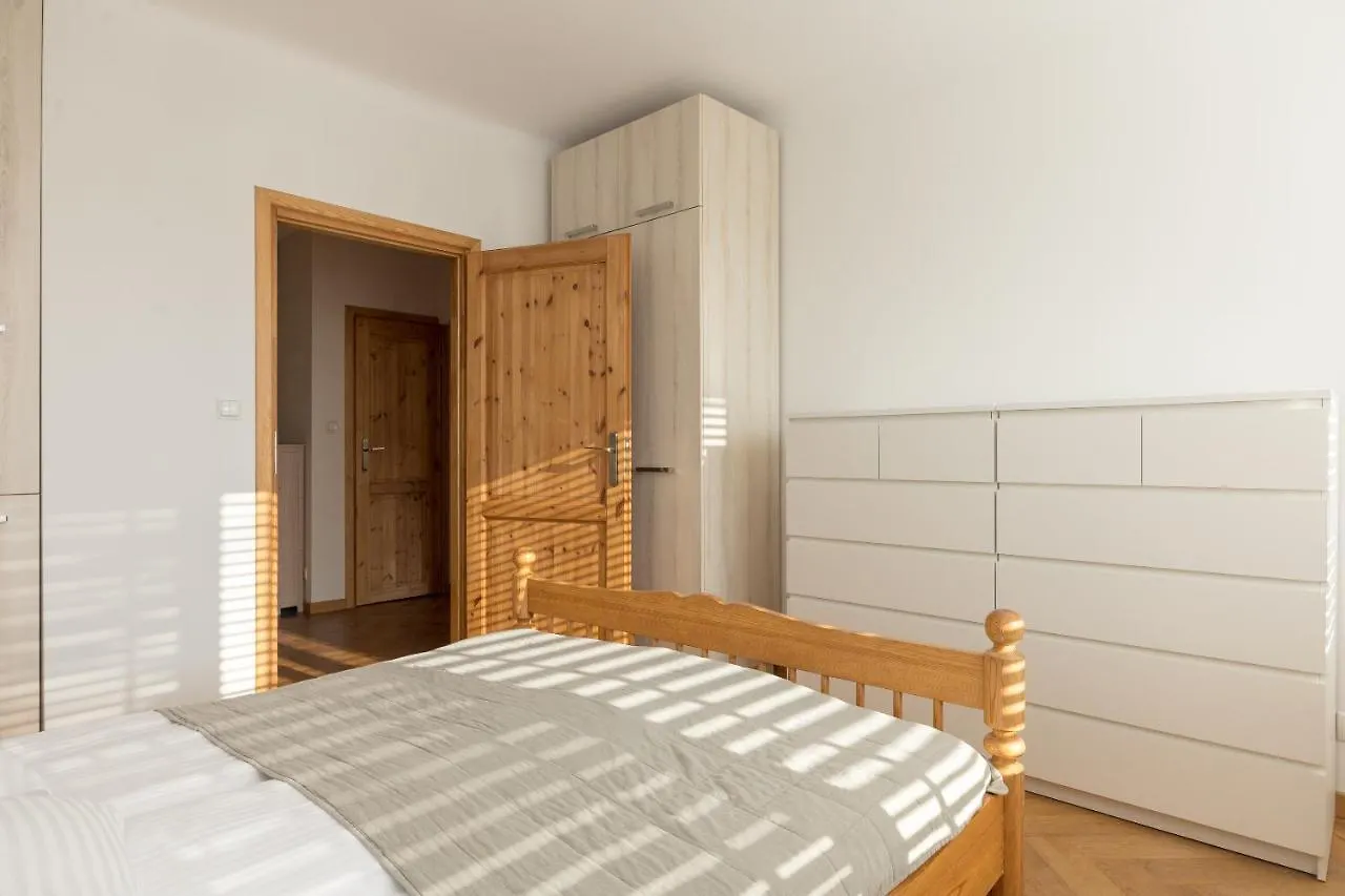 Piekna 2-Bedroom Apartment Varšava
