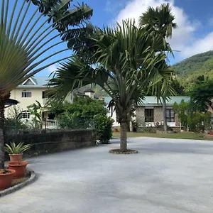 Flower Garden Self-catering Апартаменты Бо-Валлон