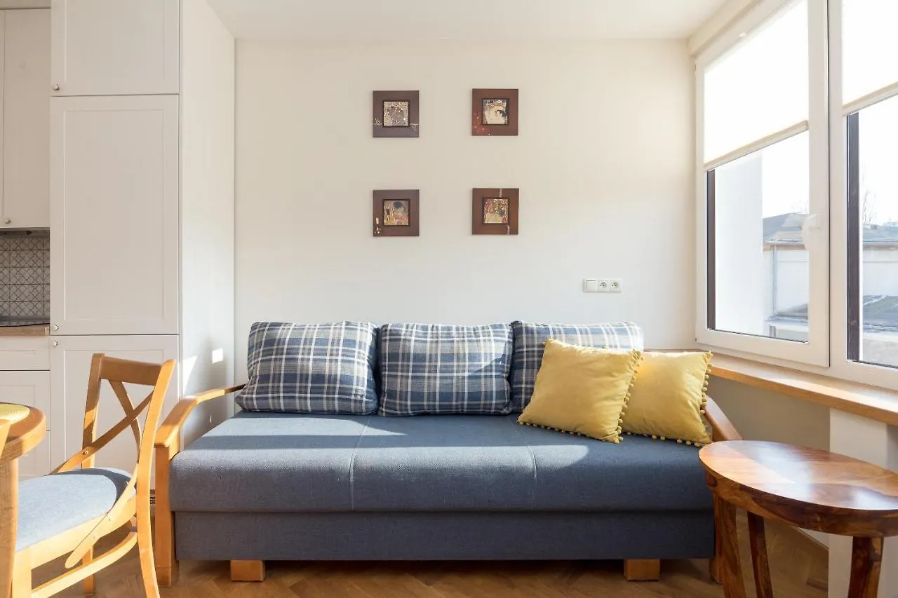 Piekna 2-Bedroom Apartment Варшава Польша