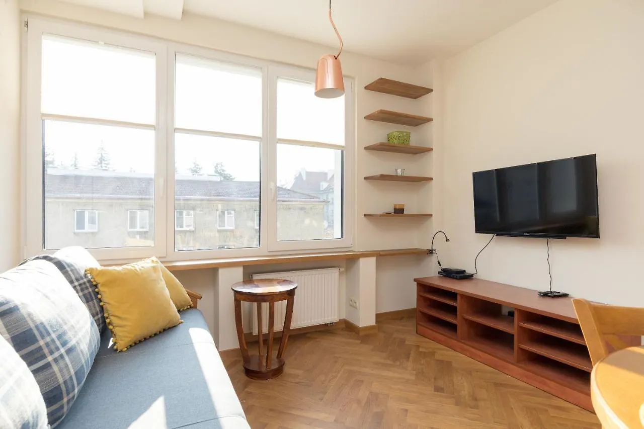 Piekna 2-Bedroom Apartment Варшава