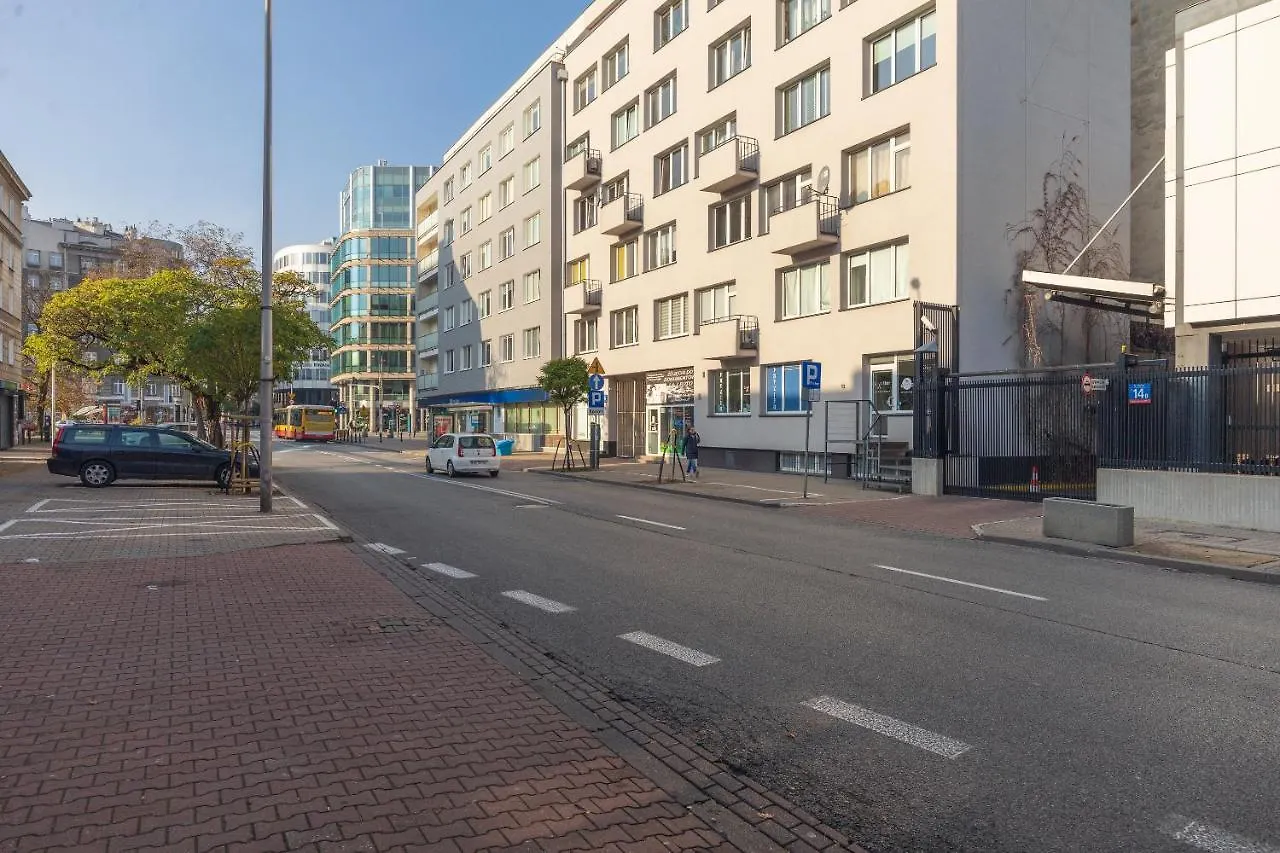 Piekna 2-Bedroom Apartment Варшава