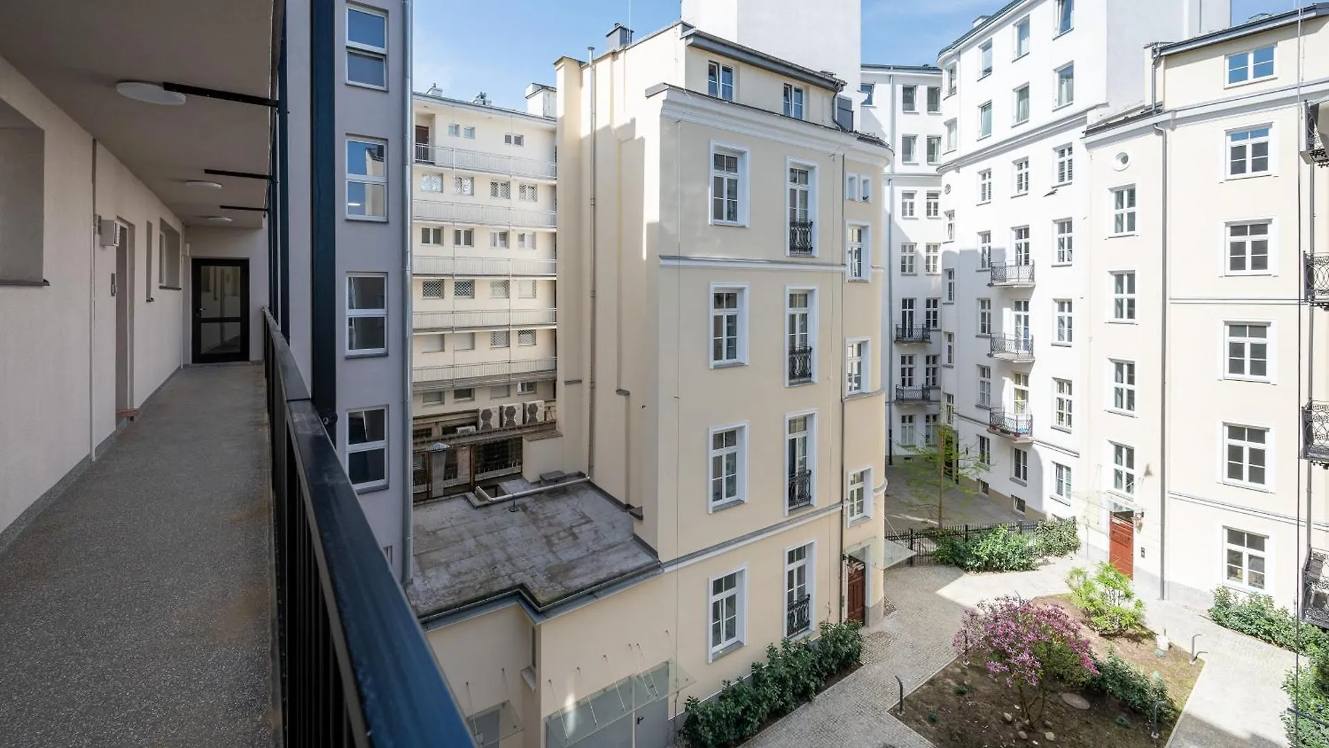 Piekna 2-Bedroom Apartment Warsaw